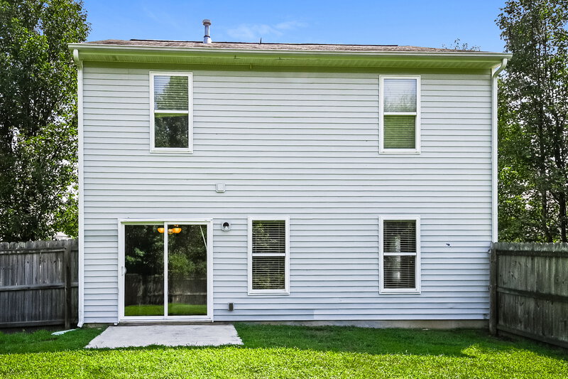 2,015/Mo, 4025 Dover Downs Dr Charlotte, NC 28216 Rear View
