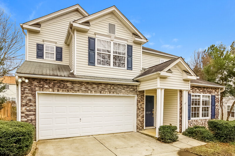 2,040/Mo, 1317 Crestfield Ct Charlotte, NC 28269 Front View