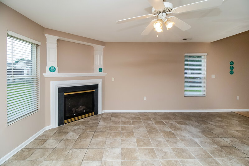 1,890/Mo, 10021 Green Hedge Ave Charlotte, NC 28269 Living Room View 2