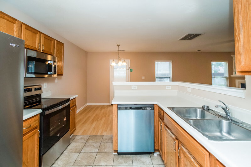 1,890/Mo, 10021 Green Hedge Ave Charlotte, NC 28269 Kitchen View 2