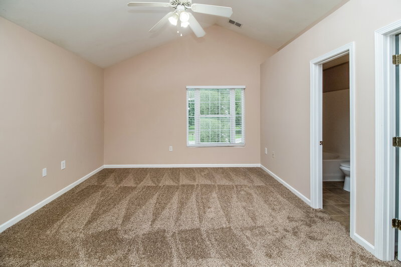 1,890/Mo, 10021 Green Hedge Ave Charlotte, NC 28269 Main Bedroom View