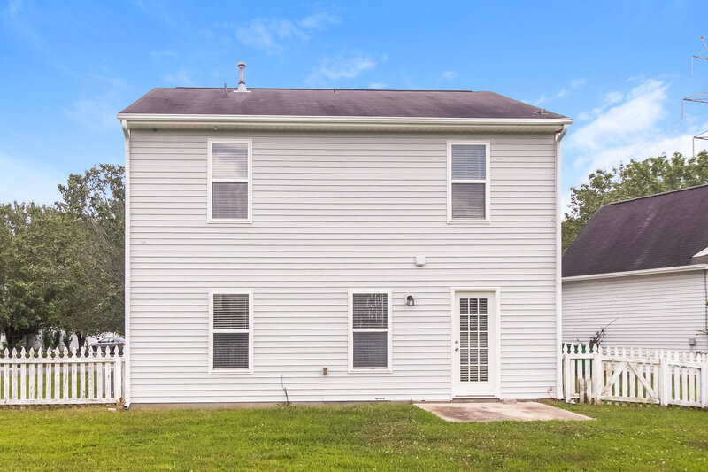 1,890/Mo, 10021 Green Hedge Ave Charlotte, NC 28269 Rear View