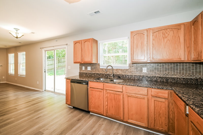 2,365/Mo, 9403 Swallow Tail Ln Charlotte, NC 28269 Kitchen View 2
