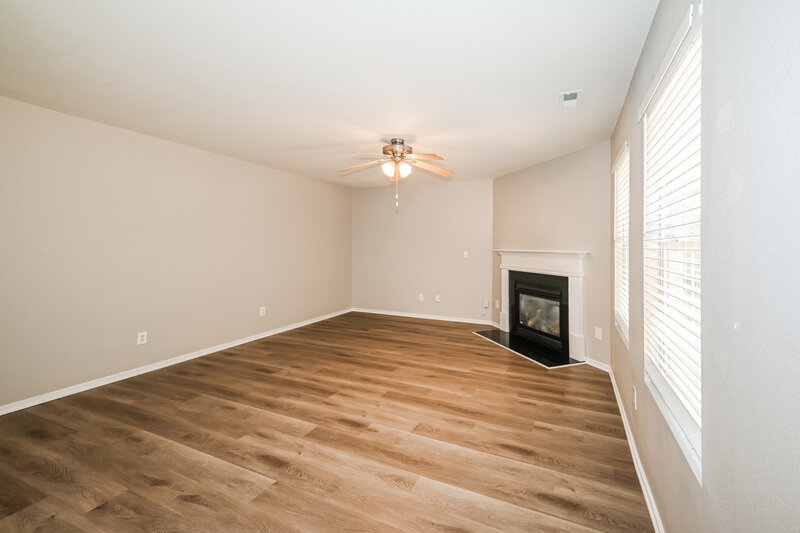 2,365/Mo, 9403 Swallow Tail Ln Charlotte, NC 28269 Family Room View 2