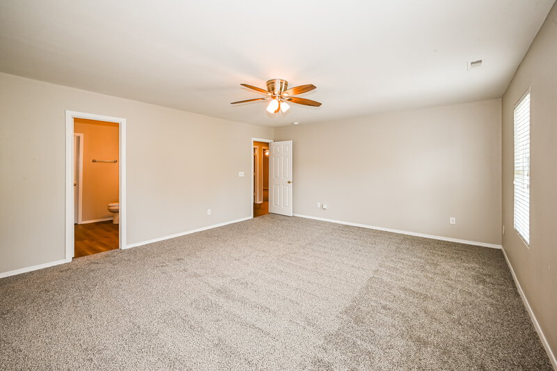 2,365/Mo, 9403 Swallow Tail Ln Charlotte, NC 28269 Main Bedroom View 2