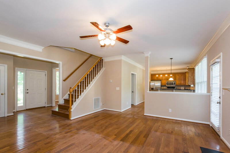 2,440/Mo, 9003 Mapledale Ct Cornelius, NC 28031 Living Room View 2