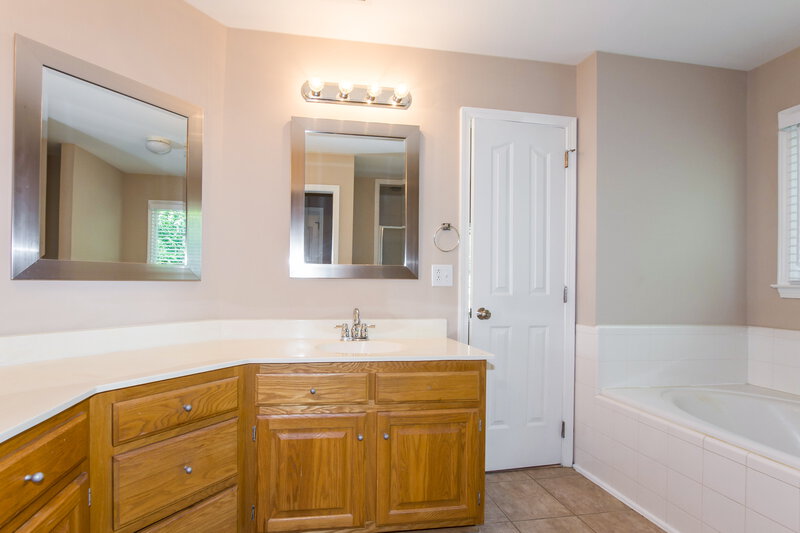 2,440/Mo, 9003 Mapledale Ct Cornelius, NC 28031 Master Bathroom View
