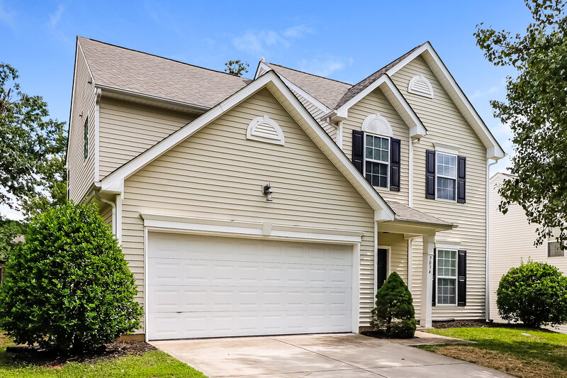 2,335/Mo, 7034 Advocator Ln Charlotte, NC 28216 Front View