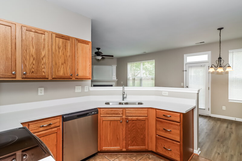 2,335/Mo, 7034 Advocator Ln Charlotte, NC 28216 Kitchen View 2