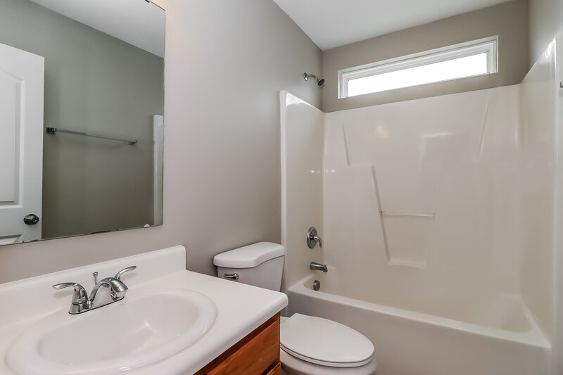 2,335/Mo, 7034 Advocator Ln Charlotte, NC 28216 Bathroom View
