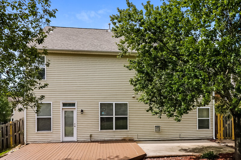 2,335/Mo, 7034 Advocator Ln Charlotte, NC 28216 Rear View 2