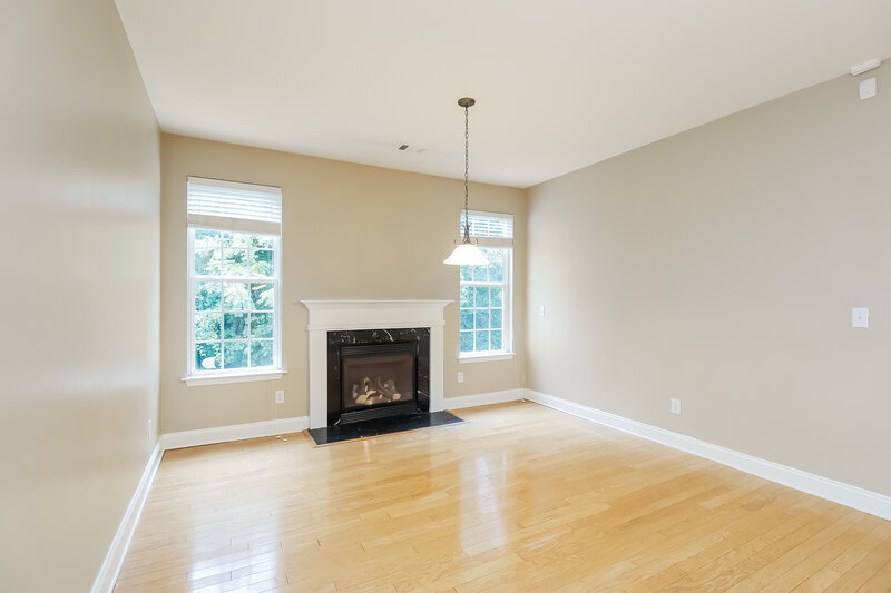 2,770/Mo, 10023 Montrose Dr NW Charlotte, NC 28269 Living Room View