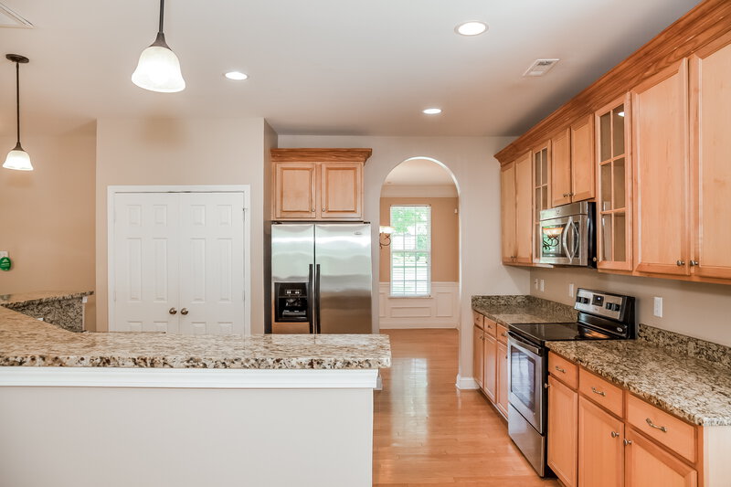 2,610/Mo, 10023 Montrose Dr NW Charlotte, NC 28269 Kitchen View