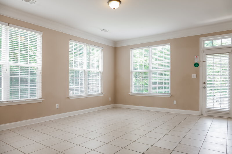 2,610/Mo, 10023 Montrose Dr NW Charlotte, NC 28269 Sun Room View