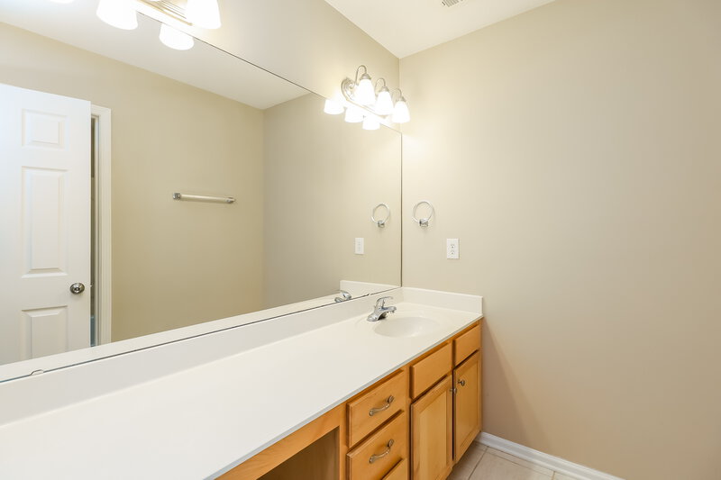 2,770/Mo, 10023 Montrose Dr NW Charlotte, NC 28269 Main Bathroom View 2