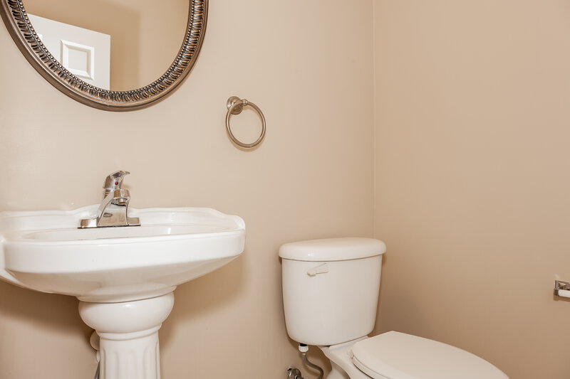 2,610/Mo, 10023 Montrose Dr NW Charlotte, NC 28269 Bathroom View