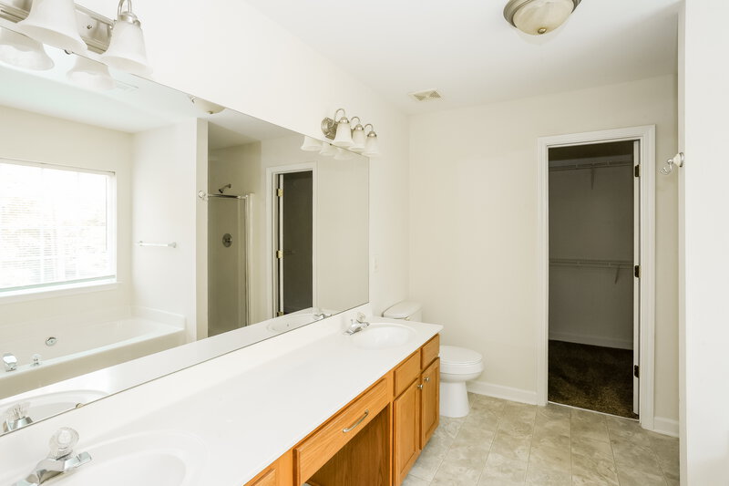 2,115/Mo, 4269 Deacon Ct SW Concord, NC 28025 Main Bathroom View