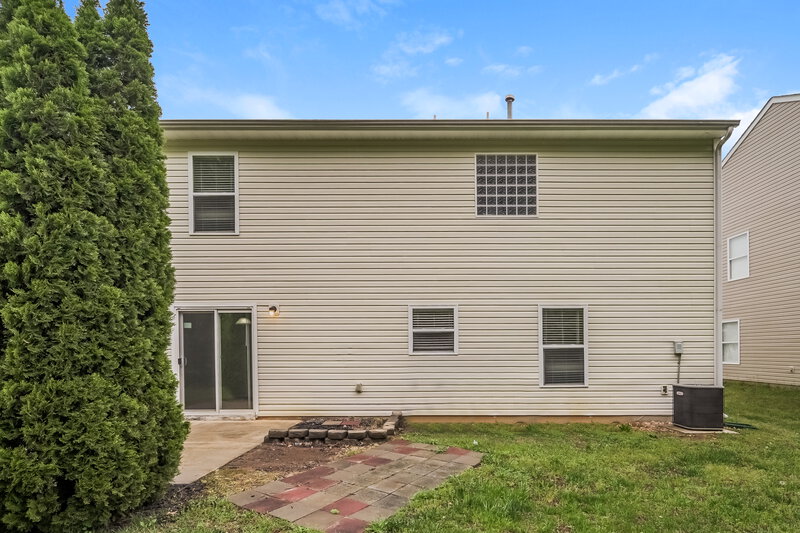 2,080/Mo, 8808 Chalkstone Rd Charlotte, NC 28216 Rear View