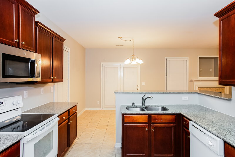 2,355/Mo, 6205 Roseway Ct Harrisburg, NC 28075 Kitchen View