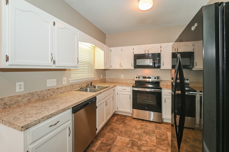 1,990/Mo, 7526 Fallow Ln Charlotte, NC 28273 Kitchen View