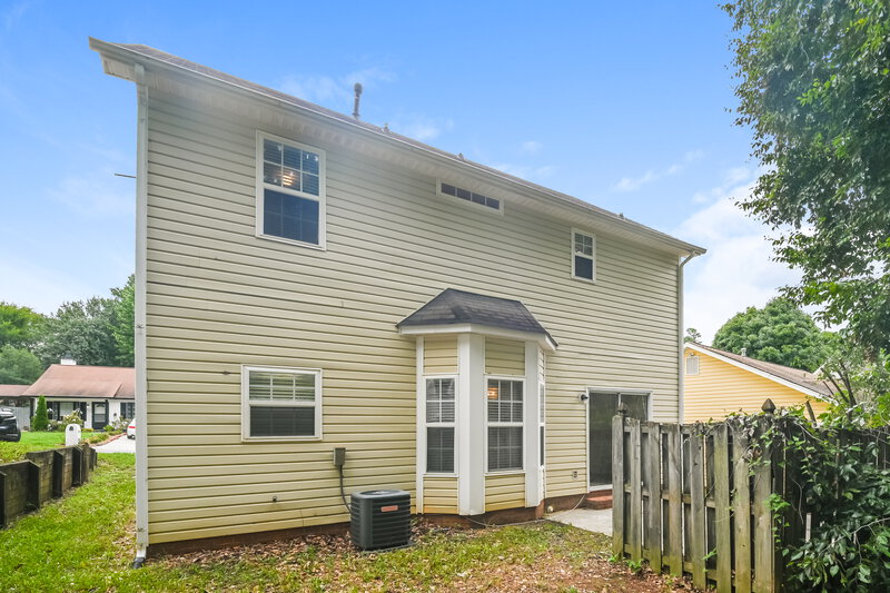 1,990/Mo, 7526 Fallow Ln Charlotte, NC 28273 Rear View