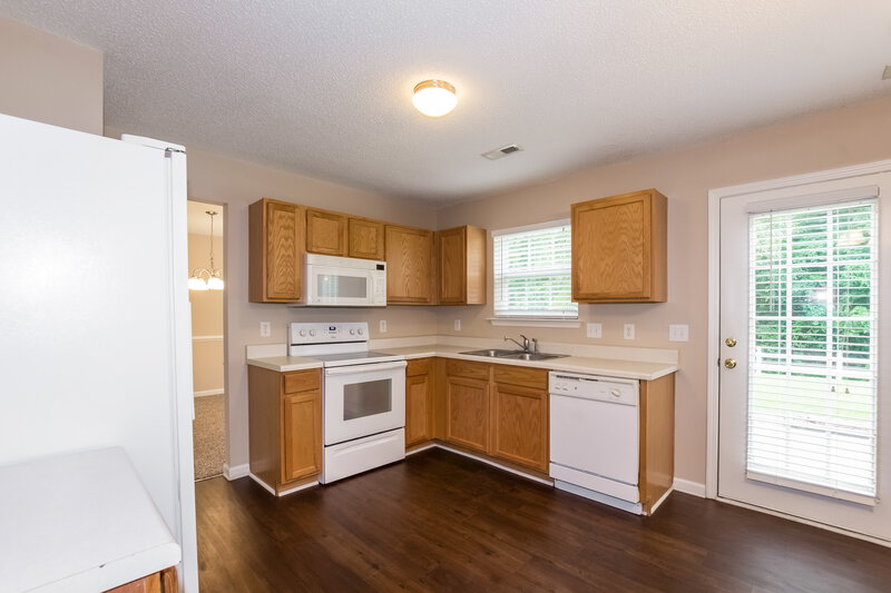 1,925/Mo, 3926 Edgeview Dr Indian Trail, NC 28079 Kitchen View 2