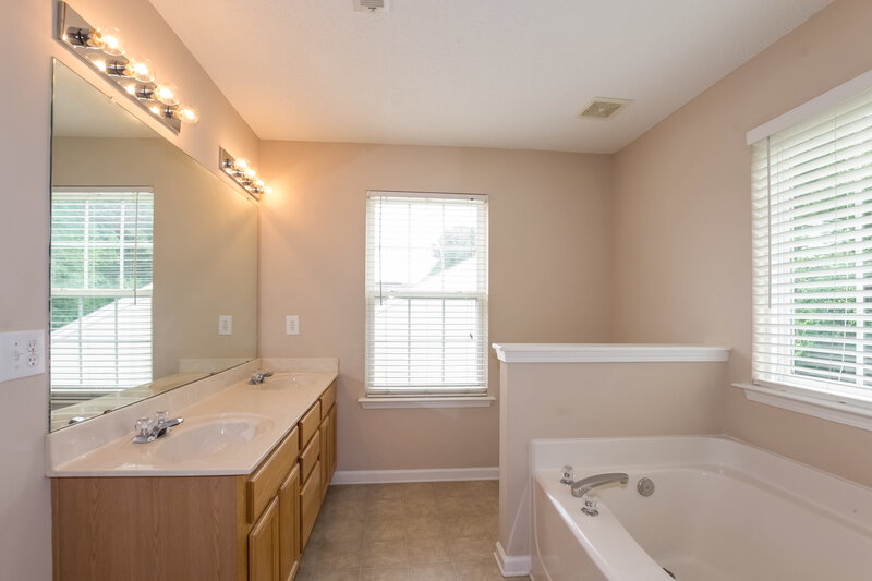 1,925/Mo, 3926 Edgeview Dr Indian Trail, NC 28079 Bathroom View
