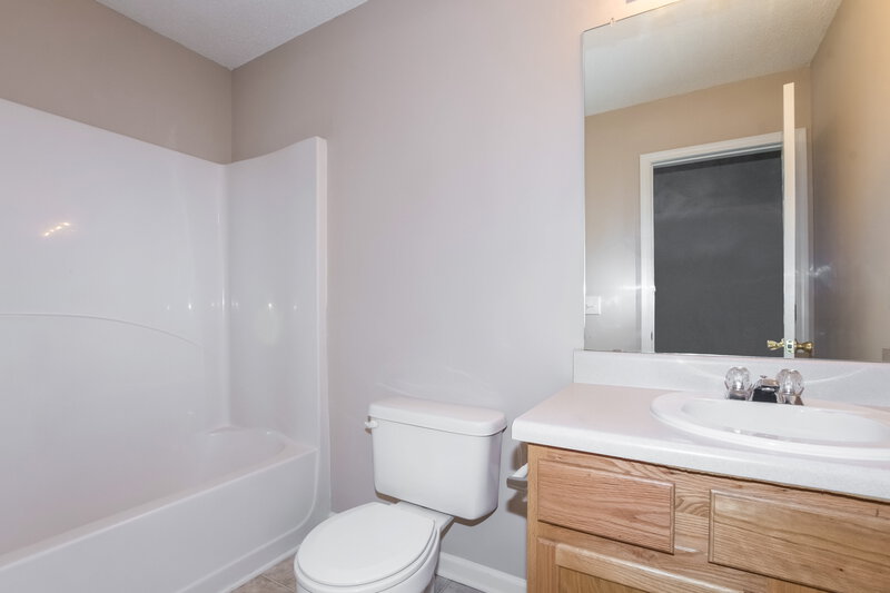 1,925/Mo, 3926 Edgeview Dr Indian Trail, NC 28079 Bathroom View 2