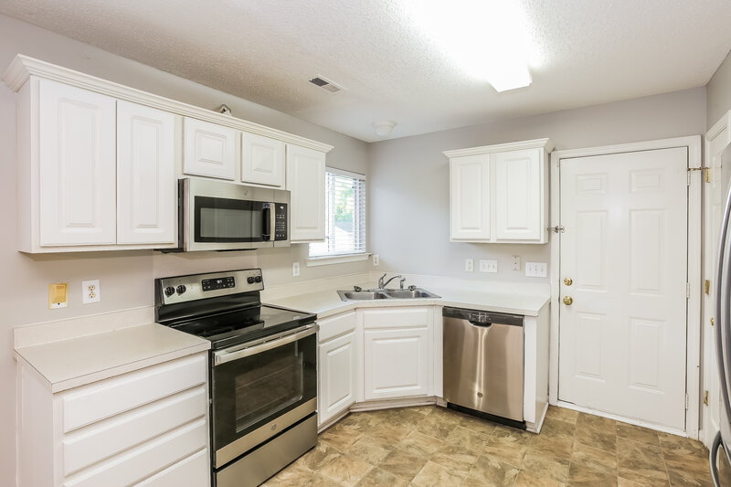 2,000/Mo, 2954 Hawick Commons Dr Concord, NC 28027 Kitchen View