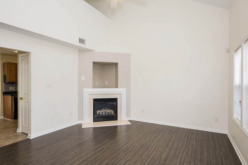 2,190/Mo, 4134 Planters Watch Dr Charlotte, NC 28278 Living Room View 2