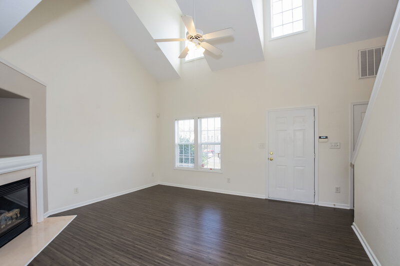 2,190/Mo, 4134 Planters Watch Dr Charlotte, NC 28278 Living Room View 4