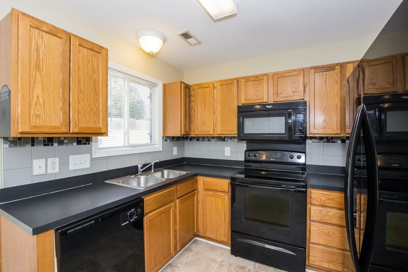 2,190/Mo, 4134 Planters Watch Dr Charlotte, NC 28278 Kitchen View