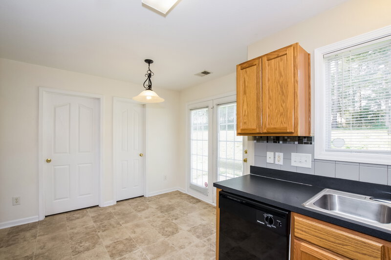 2,190/Mo, 4134 Planters Watch Dr Charlotte, NC 28278 Kitchen Area View