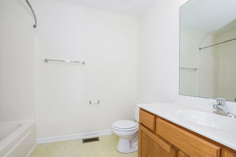 2,190/Mo, 4134 Planters Watch Dr Charlotte, NC 28278 Master Bathroom View