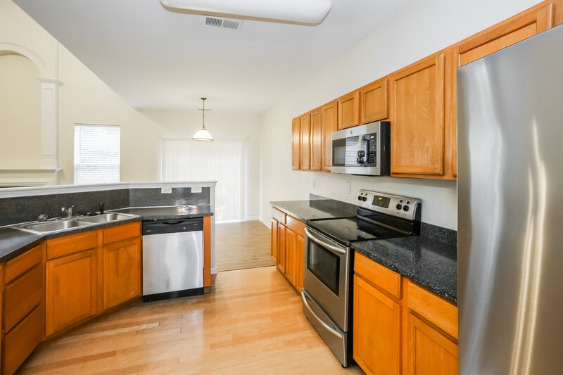 1,960/Mo, 15132 Oldcorn Ln Charlotte, NC 28262 Kitchen View