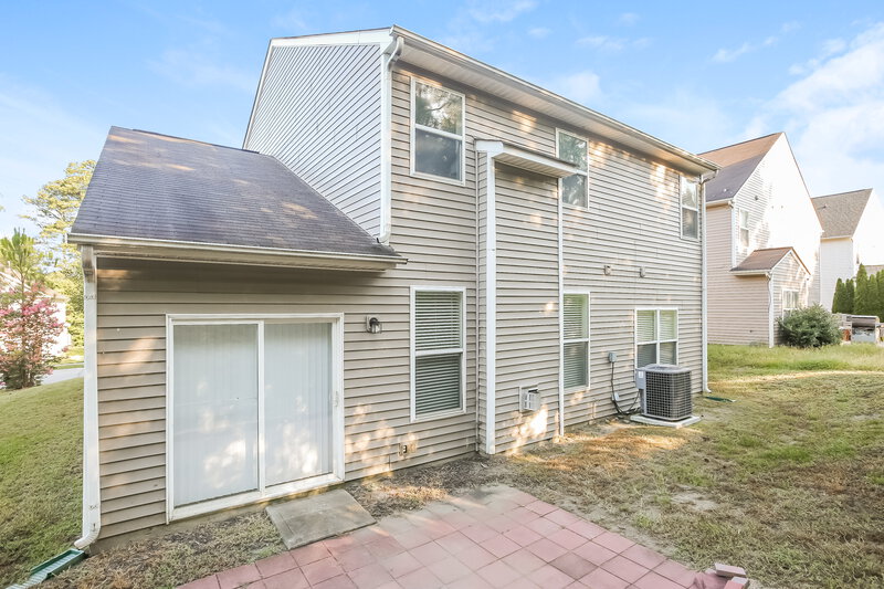 1,960/Mo, 15132 Oldcorn Ln Charlotte, NC 28262 Rear View