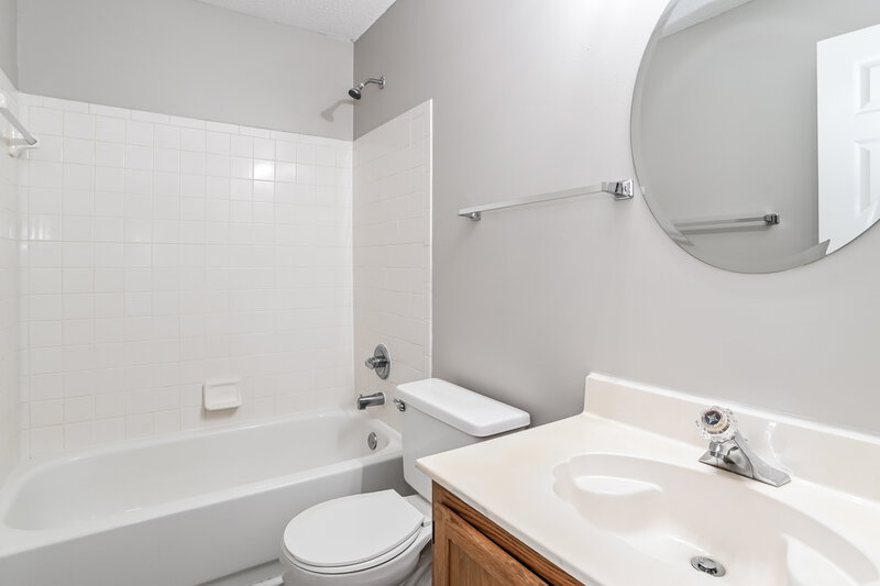 2,000/Mo, 14214 Walkers Crossing Dr Charlotte, NC 28273 Bathroom View