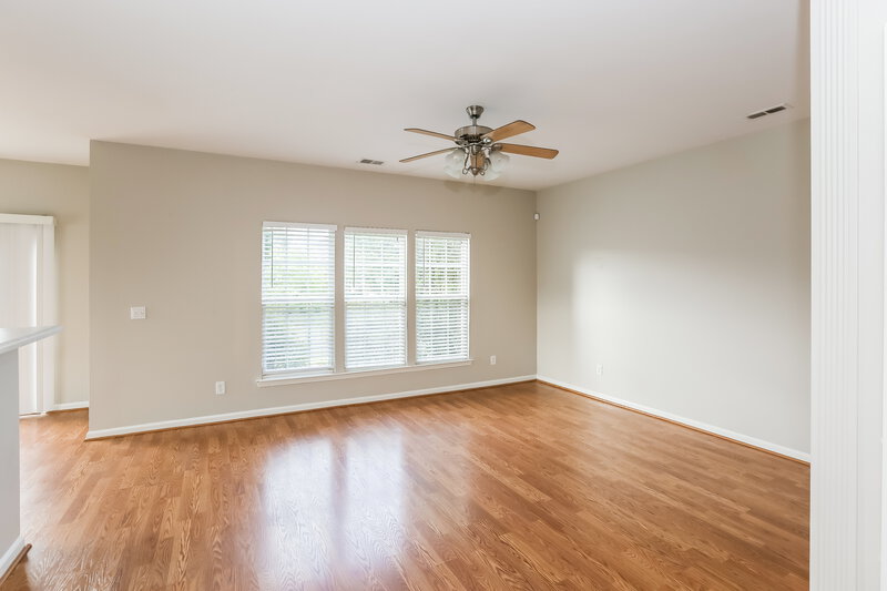 2,235/Mo, 11928 Creek Turn Dr Charlotte, NC 28278 Living Room View