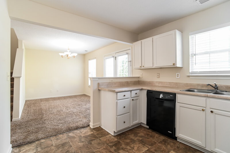 1,985/Mo, 6846 Squirrels Foot Ct Charlotte, NC 28217 Kitchen View 3