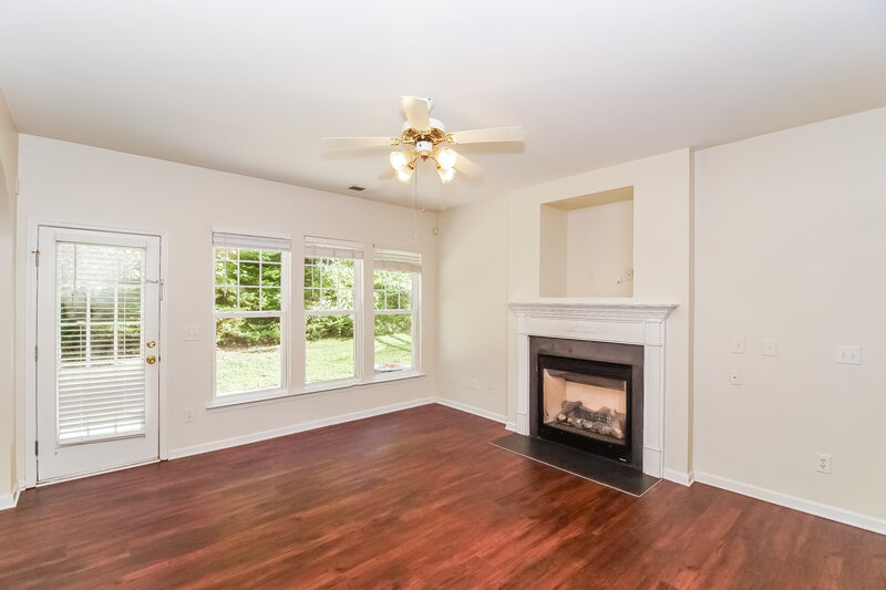 2,015/Mo, 10142 Old Carolina Dr Charlotte, NC 28214 Living Room View