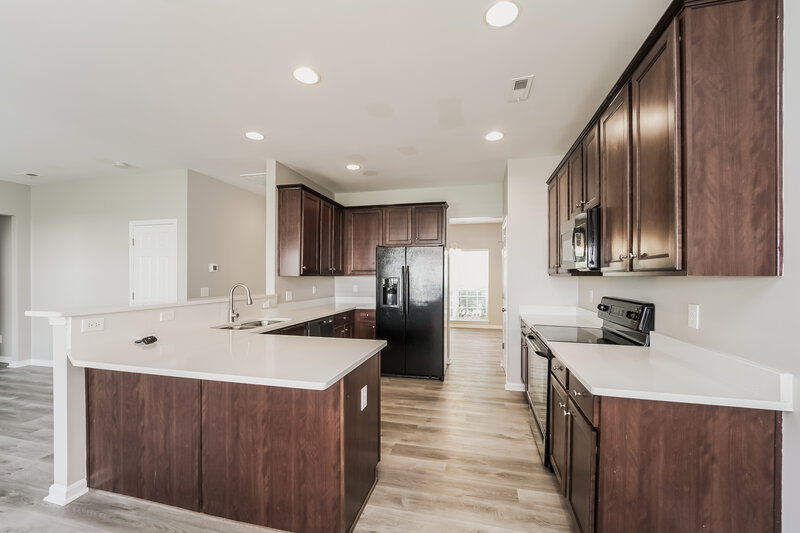 2,590/Mo, 14420 O Casey Ln Charlotte, NC 28213 Kitchen View 2