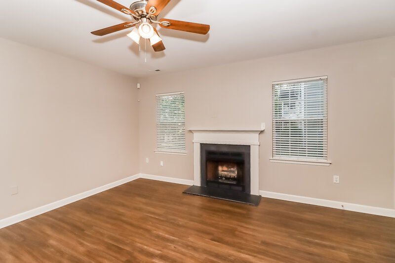 2,290/Mo, 4503 Clymer Ct Charlotte, NC 28269 Living Room View