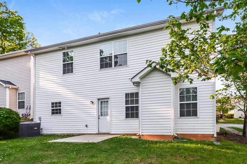 2,290/Mo, 4503 Clymer Ct Charlotte, NC 28269 Rear View 2