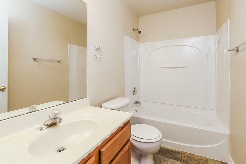 2,500/Mo, 2909 Deep Cove Dr NW Concord, NC 28027 Bathroom View
