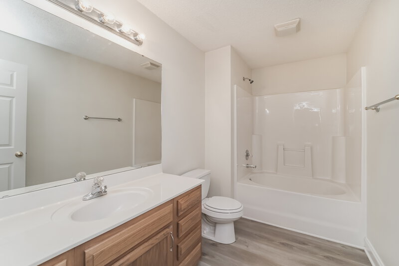 1,750/Mo, 4512 Carol Ct Concord, NC 28025 Main Bathroom View