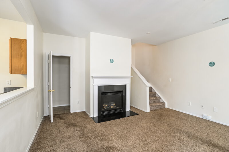 1,970/Mo, 2222 Buckleigh Dr Charlotte, NC 28215 Living Room View