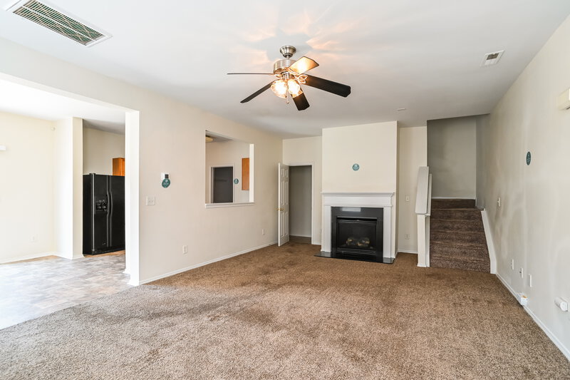 1,970/Mo, 2222 Buckleigh Dr Charlotte, NC 28215 Living Room View 2