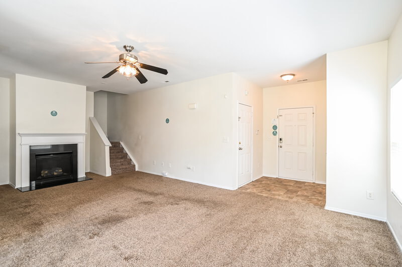 1,970/Mo, 2222 Buckleigh Dr Charlotte, NC 28215 Living Room View 3