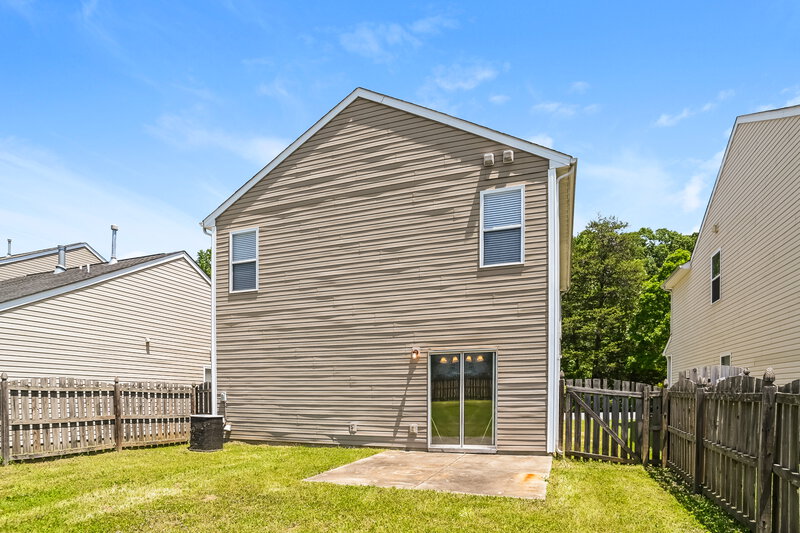 1,970/Mo, 2222 Buckleigh Dr Charlotte, NC 28215 Rear View