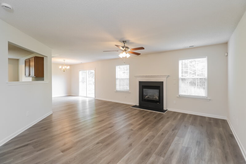 1,960/Mo, 14014 Riding Hill Ave Charlotte, NC 28213 Living Room View 2